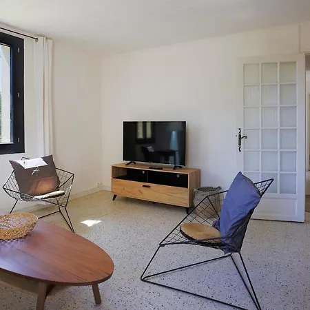 Vakantiehuis Maison Dans Les Arbres, Spa, Tennis, Parking Nîmes
