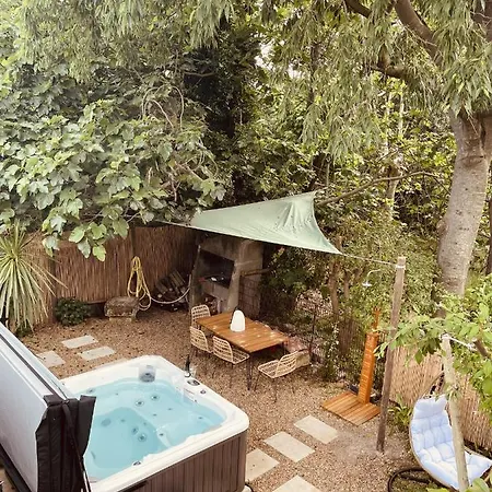Maison Dans Les Arbres, Spa, Tennis, Parking * Nimes